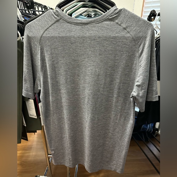 Metal Vent Tech Short Sleeve 2.0 - Picture 3 of 3